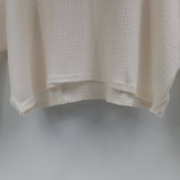 Wild Fable Soft Cropped Bottom Turtleneck Sweater Size Large NWT - Picture 3 of 8